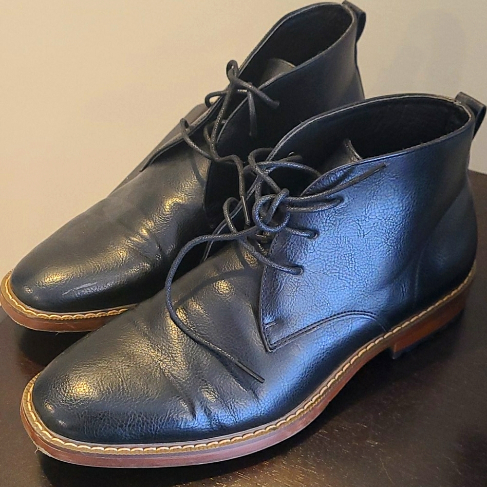 Van Heusen Gibson boots